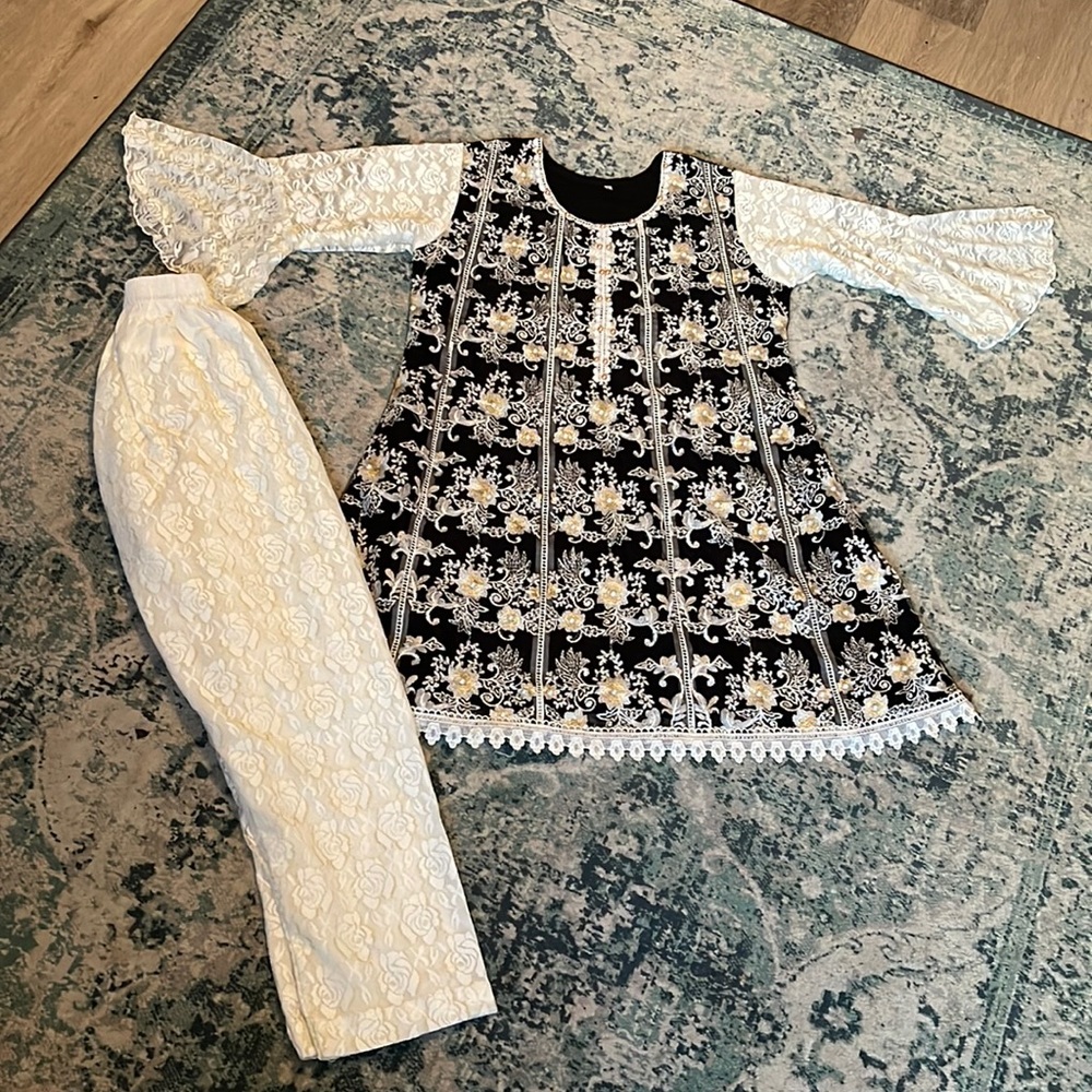 2 piece Pakistani dress (Sale)